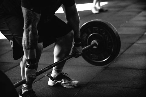 weight lift in gym